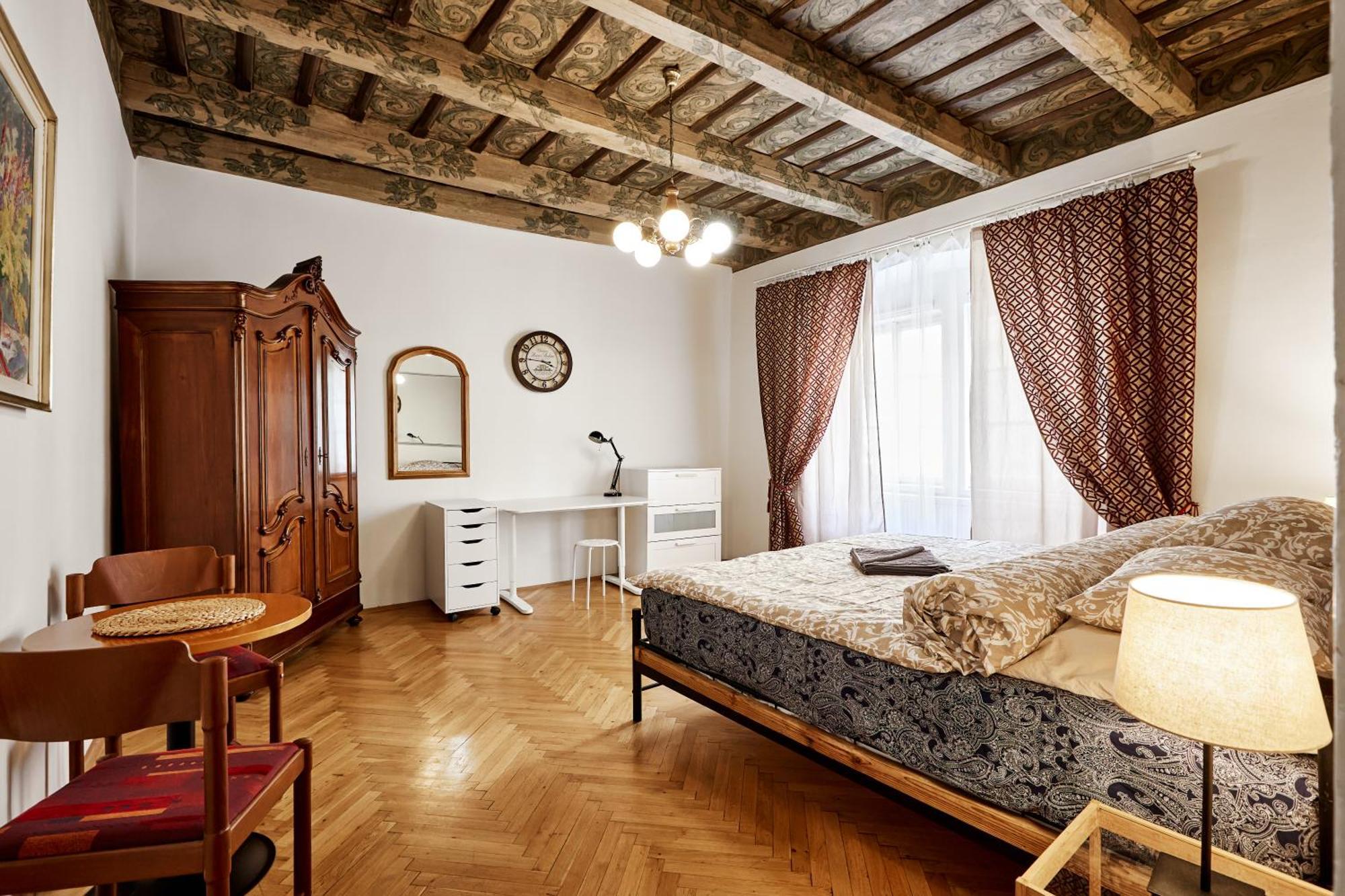 At The Blue Lion & Parking Assistance Appartement Praag Buitenkant foto