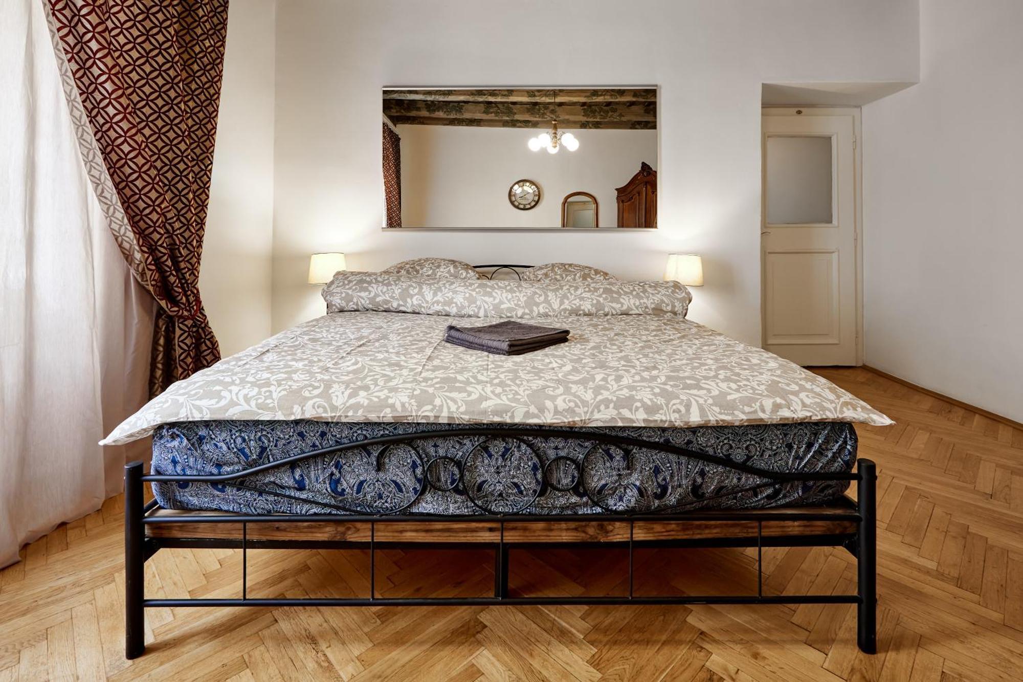 At The Blue Lion & Parking Assistance Appartement Praag Buitenkant foto