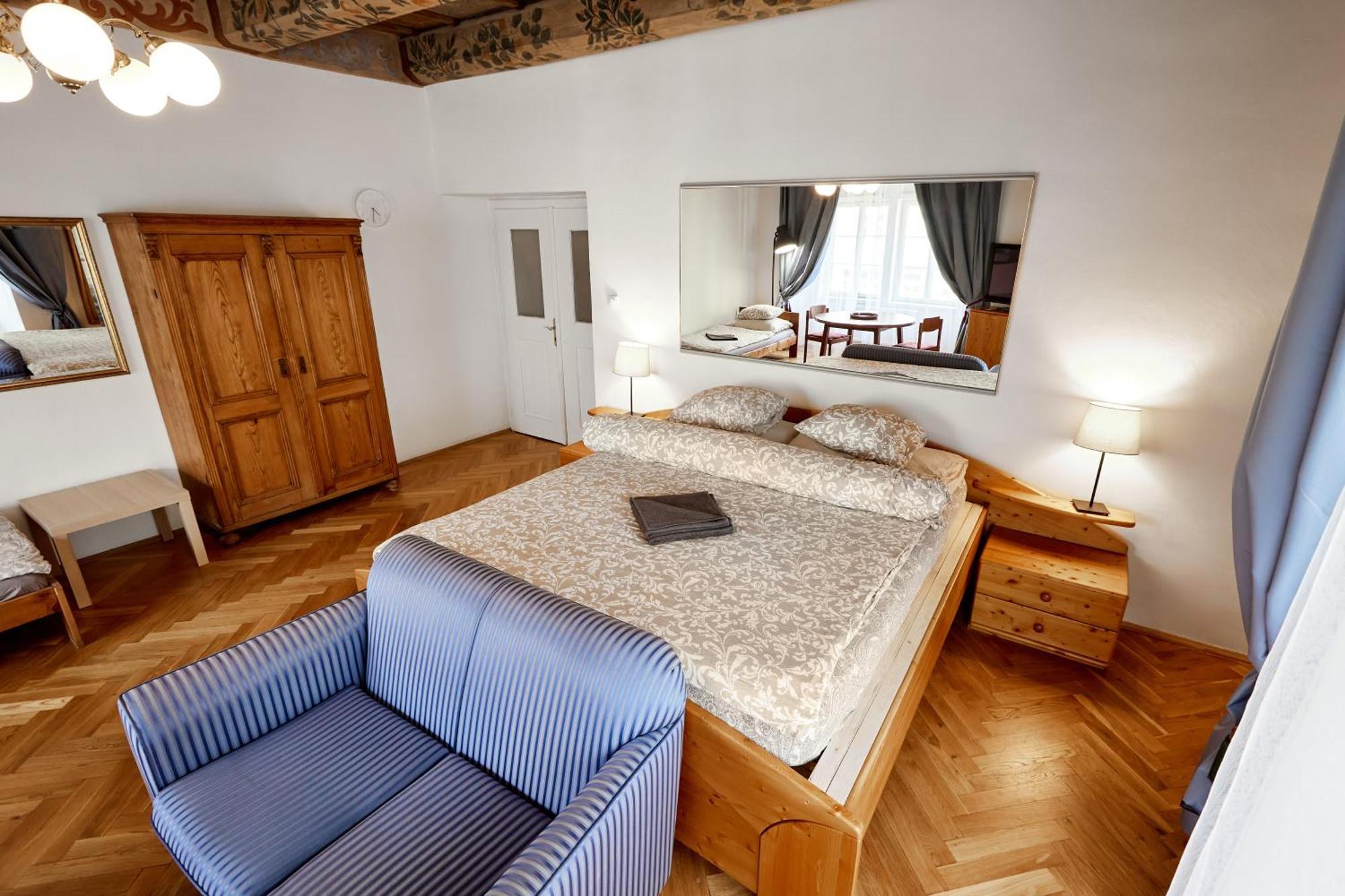 At The Blue Lion & Parking Assistance Appartement Praag Buitenkant foto