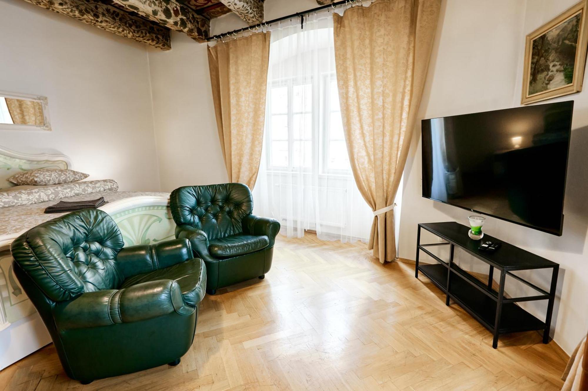 At The Blue Lion & Parking Assistance Appartement Praag Buitenkant foto