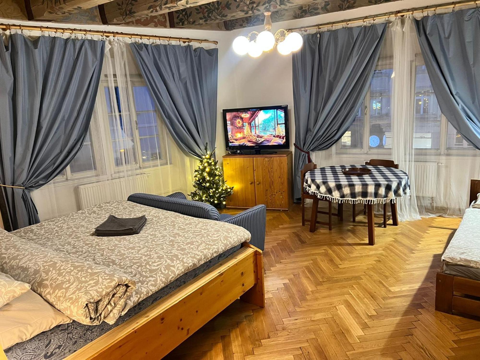 At The Blue Lion & Parking Assistance Appartement Praag Buitenkant foto